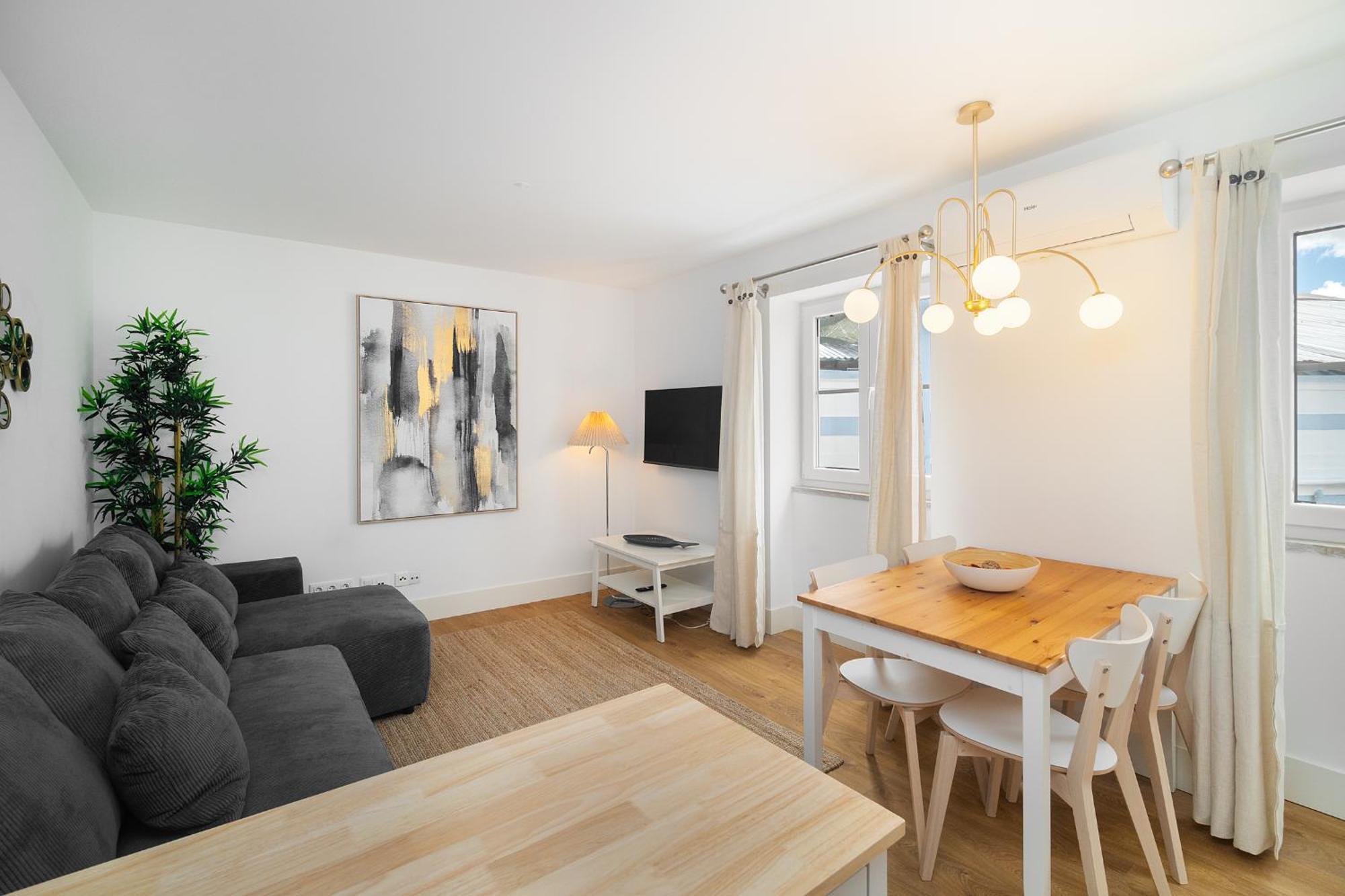 Modern By Soulplaces Apartment